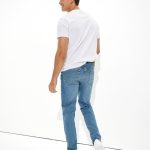 بنطلون جينز AIRFLEX+ بقصة SKINNY