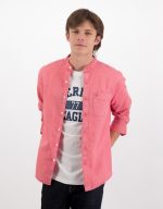 قميص بأزرار وياقة بجزء داخلي من الكتان