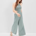 جمبسوت بتفاصيل متجمعة وأجزاء مكشوفة