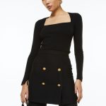 تنورة قصيرة