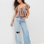 بلوزة بيبي دول بقبة V