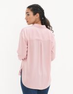 ⁦قميص فضفاض بزر إغلاق من الحرير⁩ - الصورة ⁦3⁩