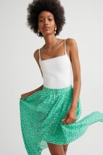 ⁦تنورة منقوشة⁩ - الصورة ⁦3⁩