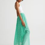 تنورة منقوشة