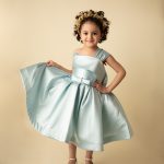 فستان بناتي بتفاصيل كتف واحد