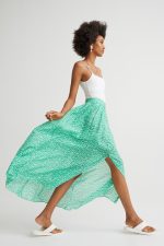 ⁦تنورة منقوشة⁩ - الصورة ⁦2⁩