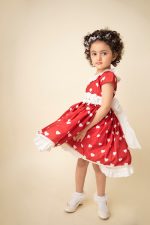 ⁦فستان بناتي بطبعة قلوب مزين⁩ - الصورة ⁦4⁩