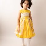 فستان بطبعة تشجير و حزام للخصر