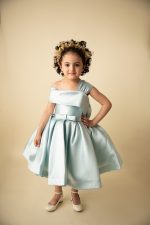 ⁦فستان بناتي بتفاصيل كتف واحد⁩ - الصورة ⁦3⁩